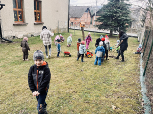 Jarní úklid zahrady MŠ!